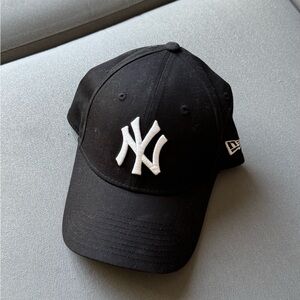New York Yankees New Era Black Cap (Black)
